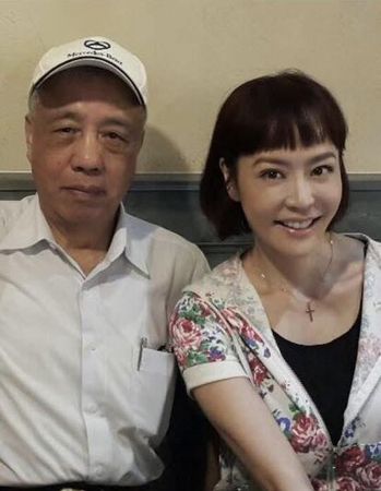 ▲▼唐玲父確診肺腺癌2個多月就走了　她驚覺1徵兆：以為是特色。（圖／翻攝自Facebook／唐玲Linh Linh）