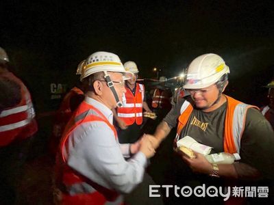 馬太鞍溪橋便道搶修「進度超前」　施工團隊夜戰趕工