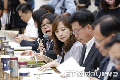 普發1萬要來了!立院「韌性特別預算案」初審通過 10/17有望三讀