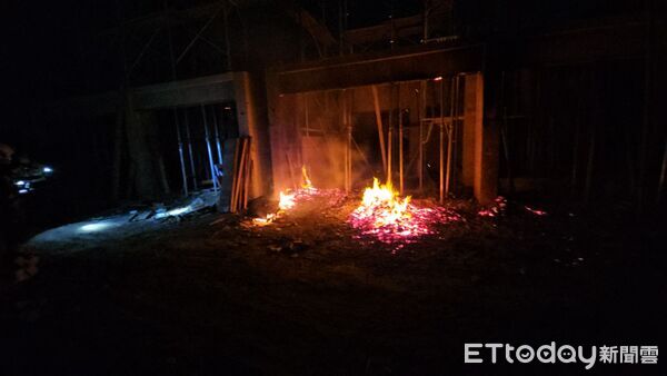 ▲▼       馬公市前寮里建案工地火警案      。（圖／記者陳洋翻攝）