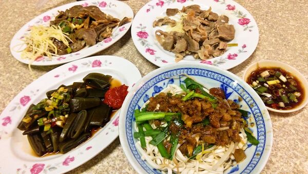 ▲▼三兄弟麵攤。（圖／部落客陳小可的吃喝玩樂授權提供）