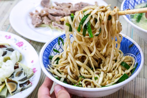 ▲▼三兄弟麵攤。（圖／部落客陳小可的吃喝玩樂授權提供）