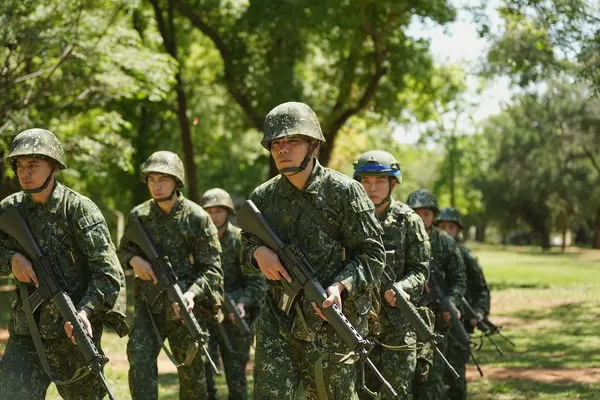 ▲▼驚喜曝光家人祝福，好漢淚灑成功嶺。（圖／台視提供）