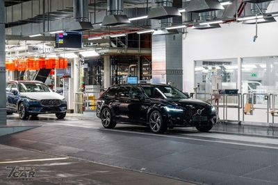 Volvo「最後1輛V90旅行車」正式下線！北歐旗艦謝幕共生產25萬輛