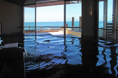 中國客倒「2公升沐浴乳」進溫泉池！日本業者怒發公告