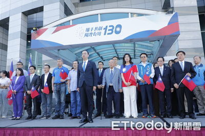 國民黨雙十升旗!與6主席選將同台 朱立倫笑稱:我看起來最輕鬆