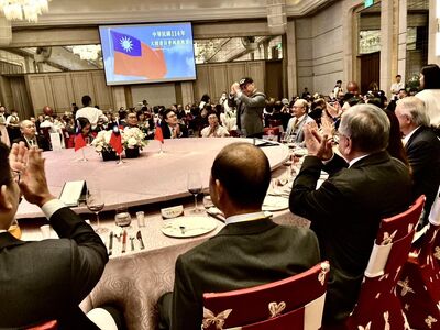 杜汶澤：祝願我國，國泰民安！　提前1天曬國慶晚宴照