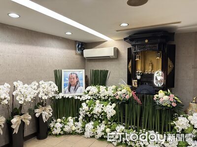 直擊/顏正國靈堂正式開放「內部照曝光」 第一位到場的藝人是她!