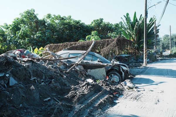 ▲▼花蓮光復鄉災區各地志工湧入協助重建，現場恢復狀況。（圖／賑災基金會提供）