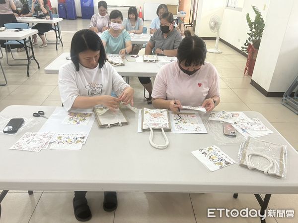 ▲結合法治宣導與藝術手作，打造溫馨又正向的公務環境。（圖／記者游瓊華翻攝）