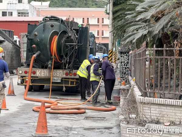 ▲清溝團隊完成105公尺清理長度、清除19.5公噸積泥。（圖／記者游瓊華翻攝）