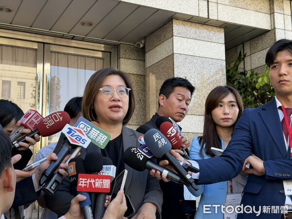 ▲▼民進黨團書記長陳培瑜受訪。（圖／記者陳家祥攝）