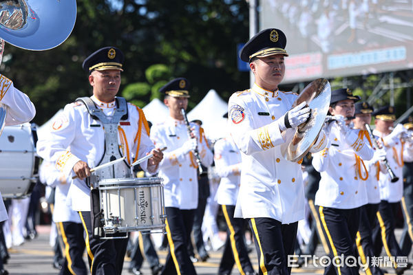 ▲一一四年雙十國慶大會，三軍樂儀隊演出。（圖／記者林敬旻攝）