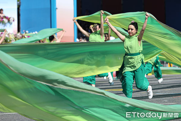 ▲一一四年雙十國慶大會，新民高中演出。（圖／記者林敬旻攝）