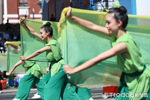 ▲一一四年雙十國慶大會，新民高中演出。（圖／記者林敬旻攝）