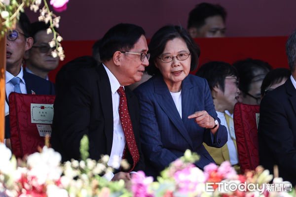 ▲前總統陳水扁、蔡英文出席雙十國慶大會。（圖／記者林敬旻攝）