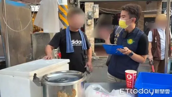 ▲▼六合業夜市缽缽雞發生食安疑慮，衛生局上門稽查。（圖／記者許宥孺翻攝）