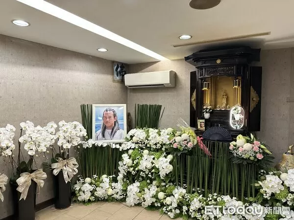 ▲▼ 顏正國靈堂內部照 。（圖／記者蔡琛儀攝）