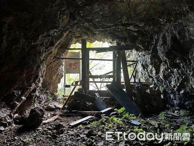 男「戴頭燈」陳屍礦坑成白骨　死亡逾半年！詭異現場畫面曝