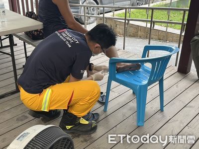 台南特搜隊抵花蓮投入救援　醫療組替志工清創包紮守護災區前線