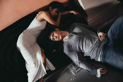 新人歌手拍MV「慘遇豪雨攪局」場景全淹水 傻眼:太誇張