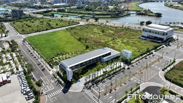 ▲▼輝達相中北士科T17、18基地作為海外總部選址，但與北市府、新光人壽的協商卡關。台北市政府提供北士科T12基地作為備案選擇，希望把輝達海外總部留在台北市。圖為北士科T12基地空拍。（圖／記者湯興漢攝）