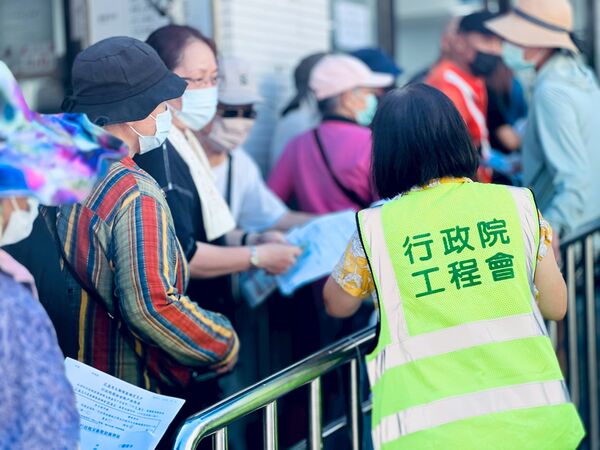 ▲▼行政院災後慰助一站式服務站。（圖／行政院提供）