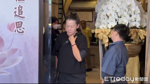▲▼  金馬女配林珊如現身顏正國靈堂。（圖／記者姜國輝攝）