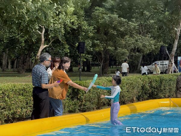 ▲台南山上花園水道博物館舉辦《夏浪祭》館慶活動，百米滑水道開放體驗吸引滿滿人潮。（記者林東良翻攝，下同）