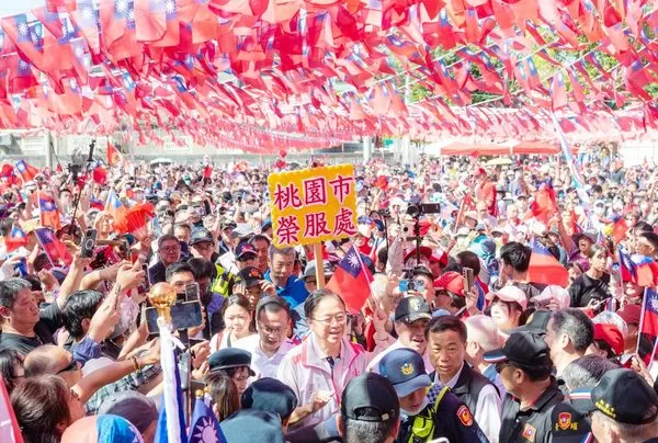 ▲桃園國旗屋今天上午舉行升旗典禮，市長張善政也出席到場。（圖／市府新聞處提供）