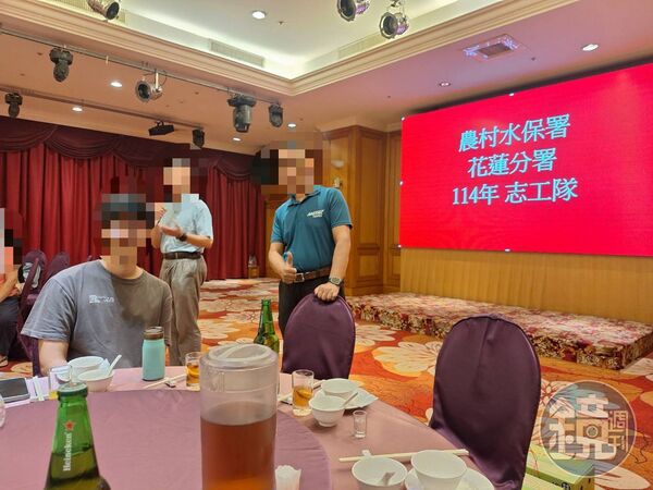 參與者認為在馬太鞍溪堰塞湖溢流造成傷亡後，在餐廳飲酒作樂相當諷刺。（讀者提供）