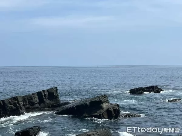 ▲▼             新北市貢寮區萊萊磯釣場附近海域驚傳3名潛水客失聯。（圖／記者郭世賢翻攝，下同）