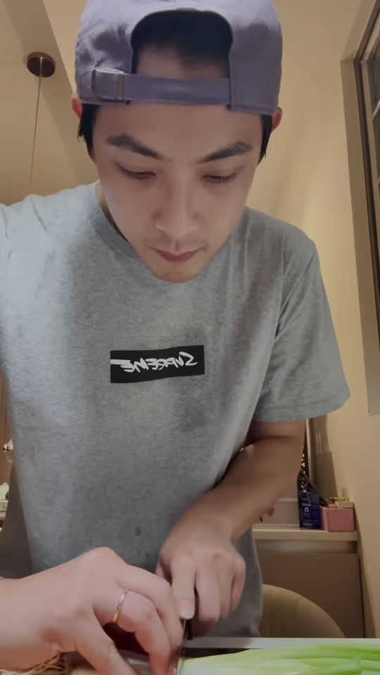 ▲▼連晨翔替劉品言下廚。（圖／翻攝自Instagram／hsiang_5208）