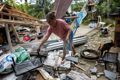 菲律賓「恐怖雙震」奪7命！狂搖30秒站不穩　民眾倉皇逃生