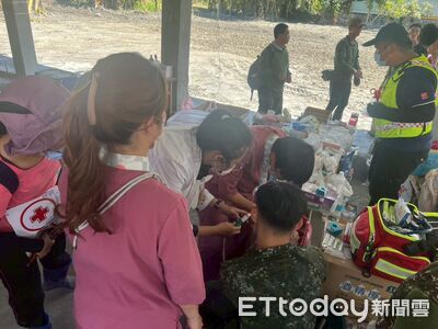 「一進災區我就掉淚」花蓮正妹醫師返鄉救災！見殘破景象眼眶紅