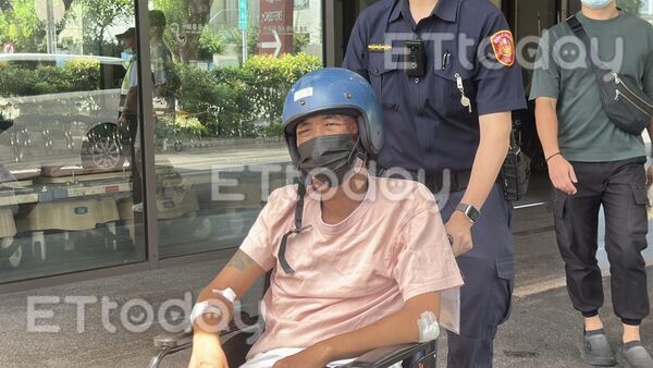 ▲▼             台中43歲劉姓男子毒駕撞進茶行釀母子1死1傷，今天中午出院。（圖／記者許權毅攝，下同）