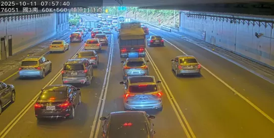 ▲▼連假第2天，國道發生事故造成回堵。（圖／高公局提供）
