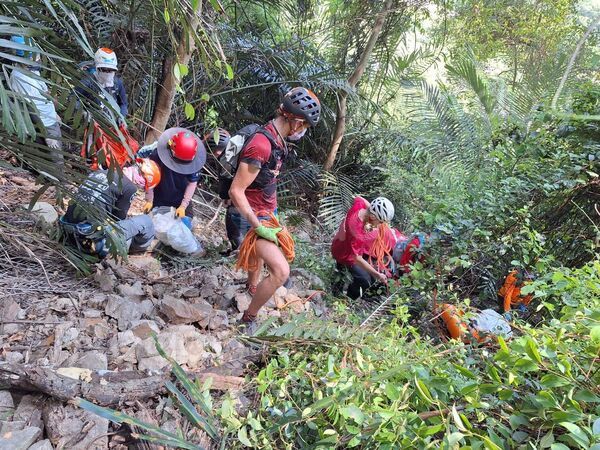 ▲▼苗栗山友爬東卯山失聯47天，跌落東稜步道80米深身亡。（圖／記者李陳信得拍攝）