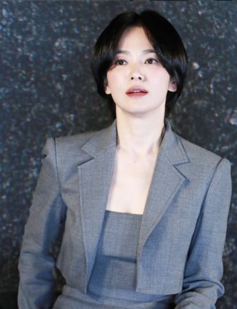 ▲▼▲▼宋慧喬躲車裡哭「與他緋聞傳25年」　當事人：大家以為我甩她。（圖／翻攝自宋慧喬IG）