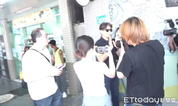 ▲李興文僅說短短兩句話就離去。（圖／記者呂佳賢攝）