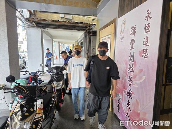 ▲李興文僅說短短兩句話就離去。（圖／記者呂佳賢攝）