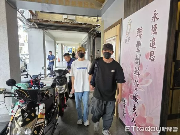 ▲李興文僅說短短兩句話就離去。（圖／記者呂佳賢攝）