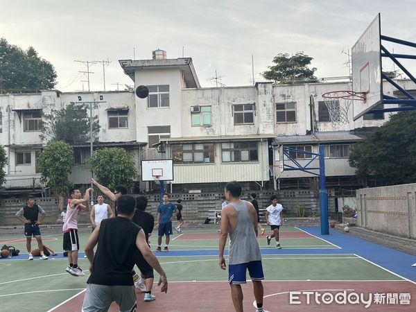 ▲打籃球,籃球,示意,鬥牛,比賽,運動,籃筐,籃框。（圖／記者許權毅攝）