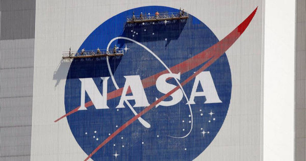 她家麥田突降巨大不明物體！NASA設備突現德州農地　民眾全程目擊傻眼喊：太不真實了