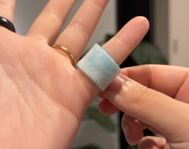 日本1助眠法「小指貼退熱貼」爆紅 台網實測讚:起床人輕飄飄的