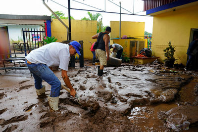 墨西哥暴雨釀山崩洪災！　至少奪44命