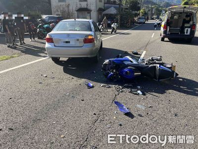 阿北鬼切出事!苗栗台3線轎車跨雙黃線左轉 22歲重機女慘摔