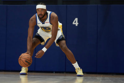 扛起勇士新賽季先發奇兵　工具人穆迪驚傳腿傷熱身賽報銷