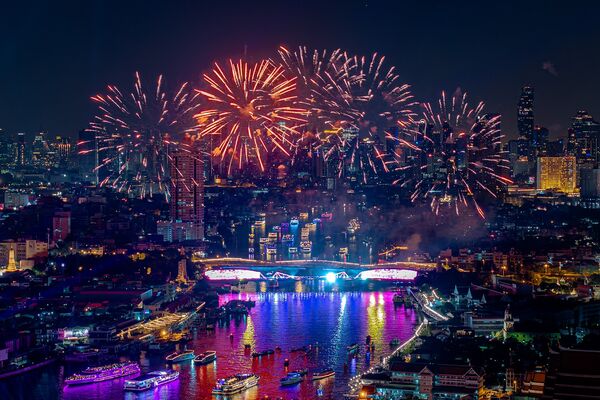 ▲▼曼谷Vijit Chao Phraya 燈光藝術節。（圖／翻攝自Amazing Thailand臉書專頁）