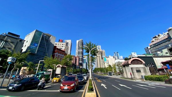 ▲新北府中遊龍陸橋拆除完成。（圖／新北市工務局提供）